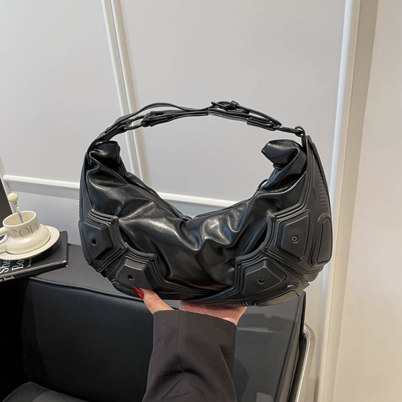 Borsa a Mezzaluna Nera Trendy  - Women Bags 2026 Trends recensione e prezzo