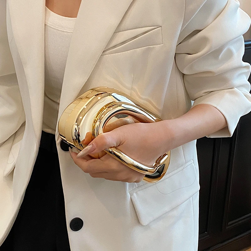 Pochette con scatola di chiusu - Women Bags 2026 Trends recensione e prezzo